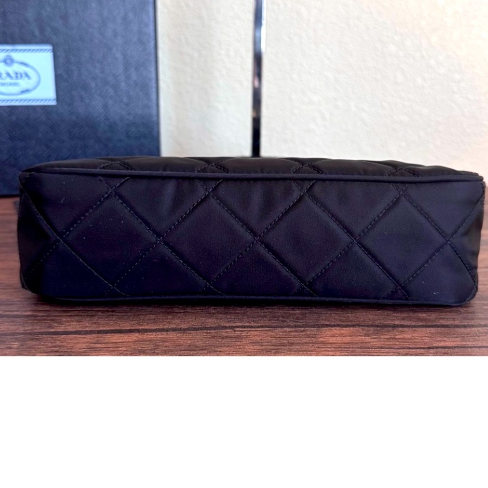 Prada Re-Edition Tessuto Quilted Black Shoulder Bag - Picture 6 of 9